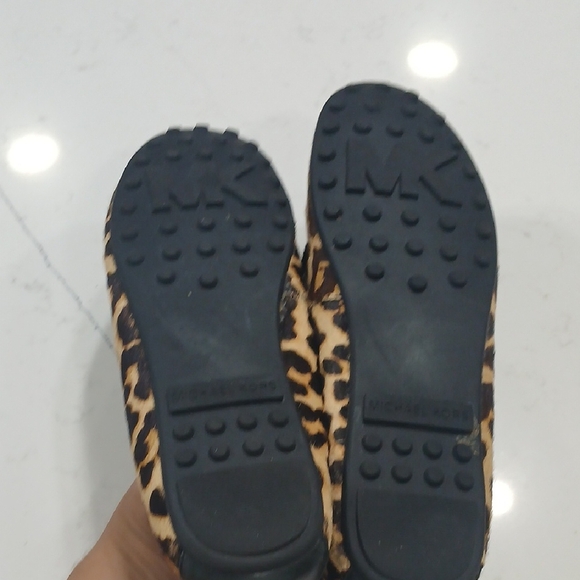 Michael Kors Leopard Pattern Loafers with Black Accents Sz 9 Gentle Used - Picture 7 of 8